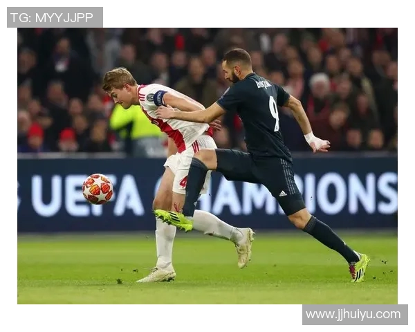 VAR赛场爆发小插曲，裁判如何处理？